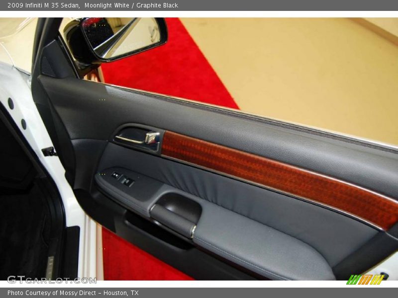 Moonlight White / Graphite Black 2009 Infiniti M 35 Sedan