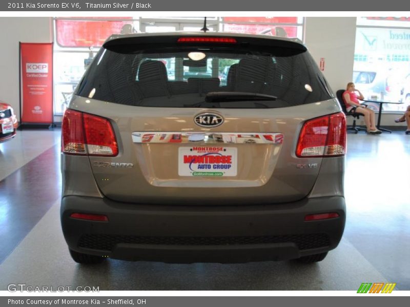 Titanium Silver / Black 2011 Kia Sorento EX V6