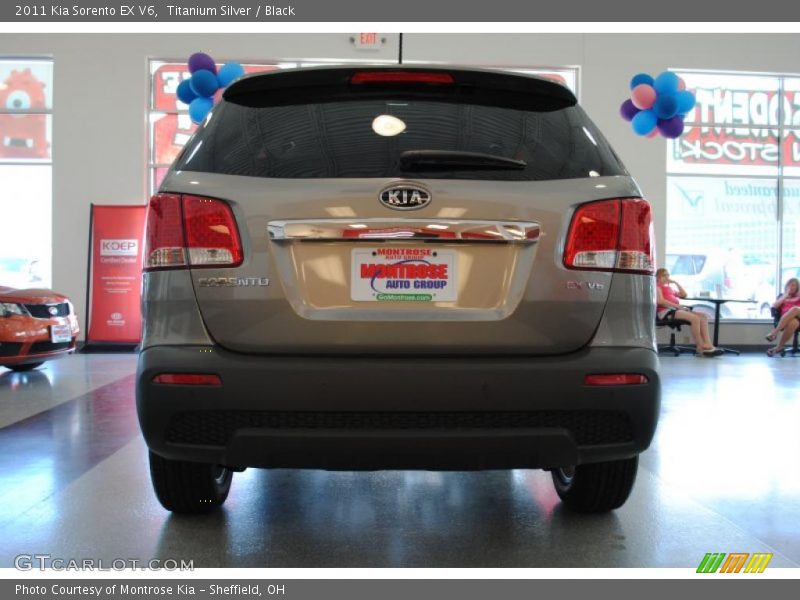 Titanium Silver / Black 2011 Kia Sorento EX V6