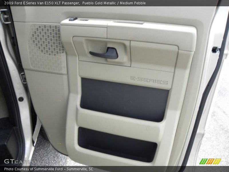 Pueblo Gold Metallic / Medium Pebble 2009 Ford E Series Van E150 XLT Passenger
