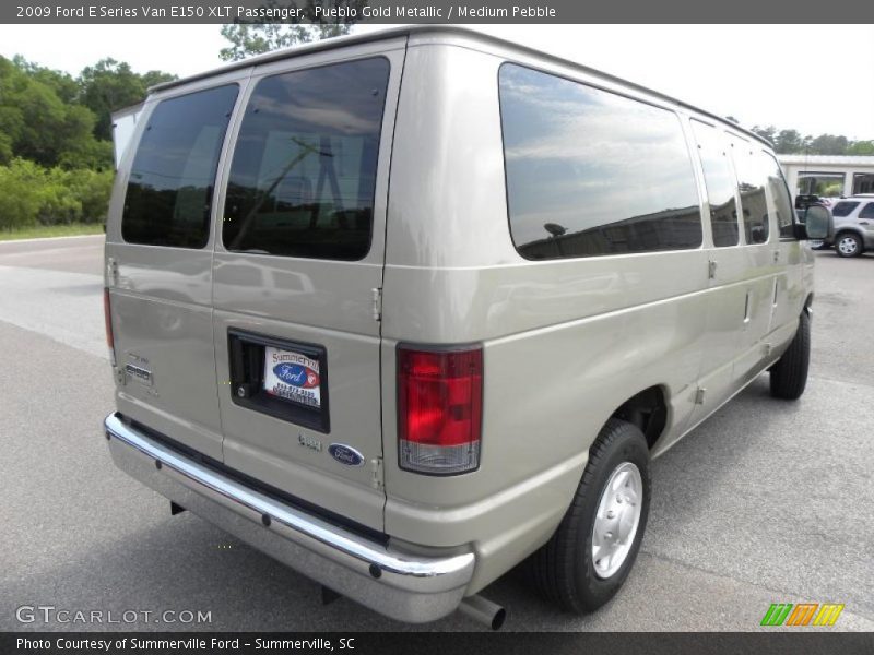Pueblo Gold Metallic / Medium Pebble 2009 Ford E Series Van E150 XLT Passenger