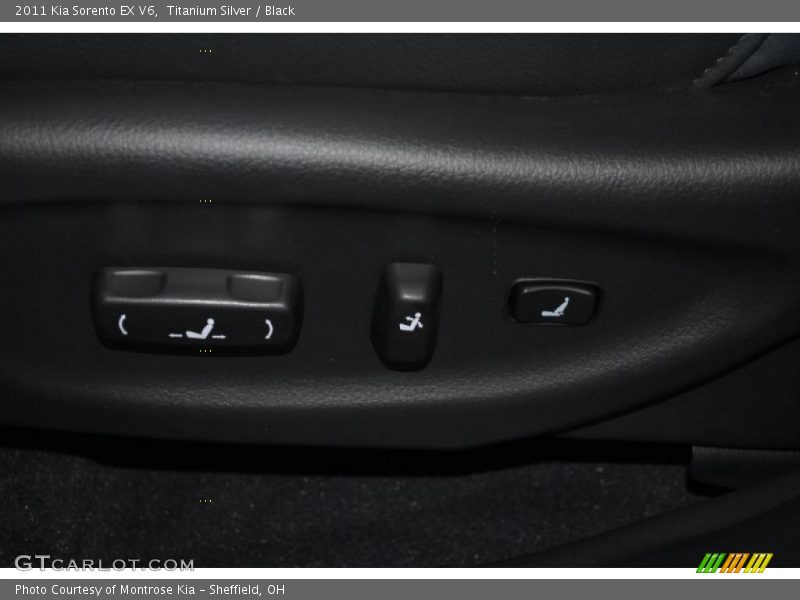 Titanium Silver / Black 2011 Kia Sorento EX V6