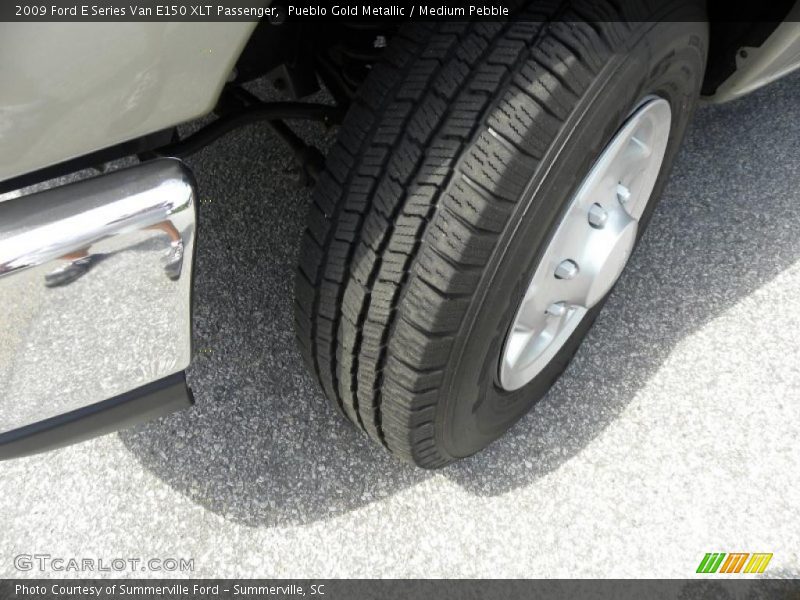 Pueblo Gold Metallic / Medium Pebble 2009 Ford E Series Van E150 XLT Passenger