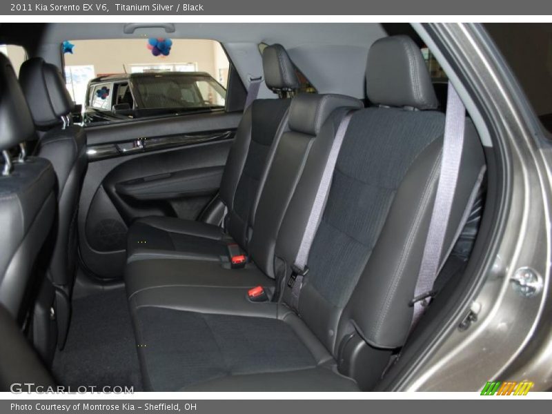 Titanium Silver / Black 2011 Kia Sorento EX V6