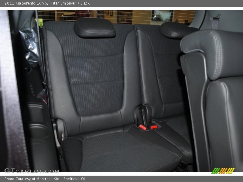 Titanium Silver / Black 2011 Kia Sorento EX V6