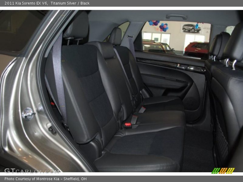 Titanium Silver / Black 2011 Kia Sorento EX V6