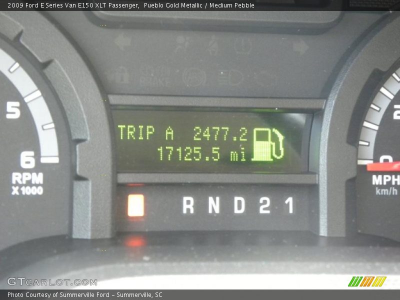 Pueblo Gold Metallic / Medium Pebble 2009 Ford E Series Van E150 XLT Passenger