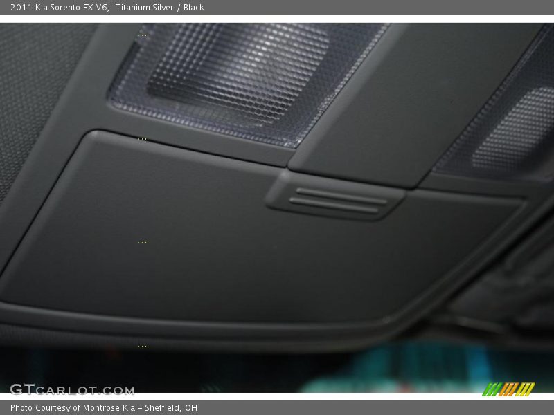 Titanium Silver / Black 2011 Kia Sorento EX V6