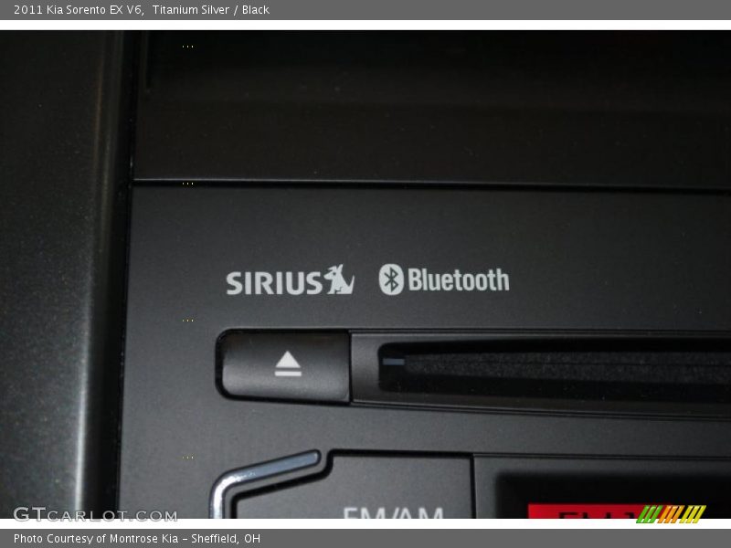 Titanium Silver / Black 2011 Kia Sorento EX V6
