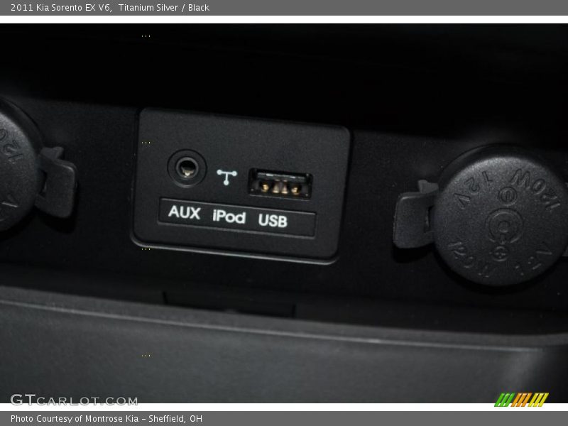 Titanium Silver / Black 2011 Kia Sorento EX V6