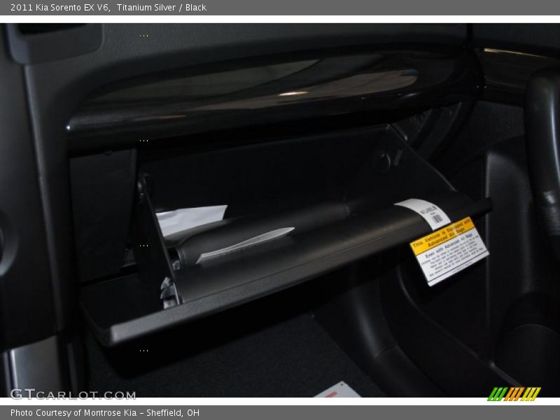 Titanium Silver / Black 2011 Kia Sorento EX V6