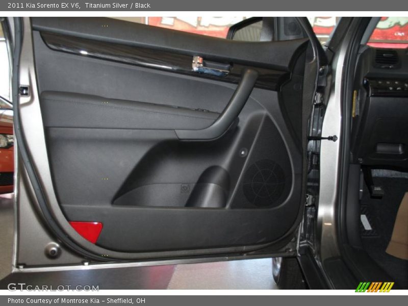Titanium Silver / Black 2011 Kia Sorento EX V6