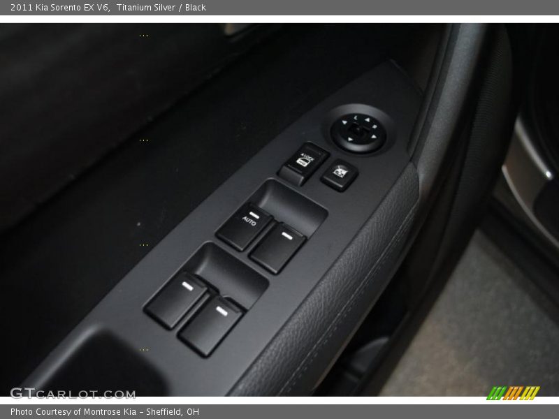 Titanium Silver / Black 2011 Kia Sorento EX V6