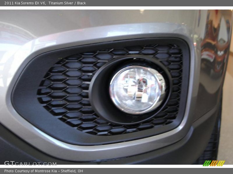 Titanium Silver / Black 2011 Kia Sorento EX V6