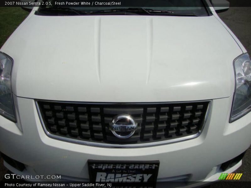Fresh Powder White / Charcoal/Steel 2007 Nissan Sentra 2.0 S
