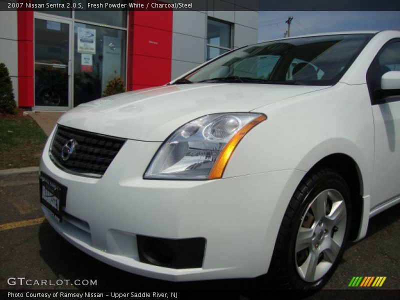 Fresh Powder White / Charcoal/Steel 2007 Nissan Sentra 2.0 S