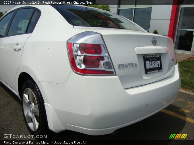 Fresh Powder White / Charcoal/Steel 2007 Nissan Sentra 2.0 S