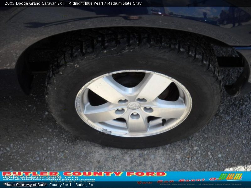 Midnight Blue Pearl / Medium Slate Gray 2005 Dodge Grand Caravan SXT