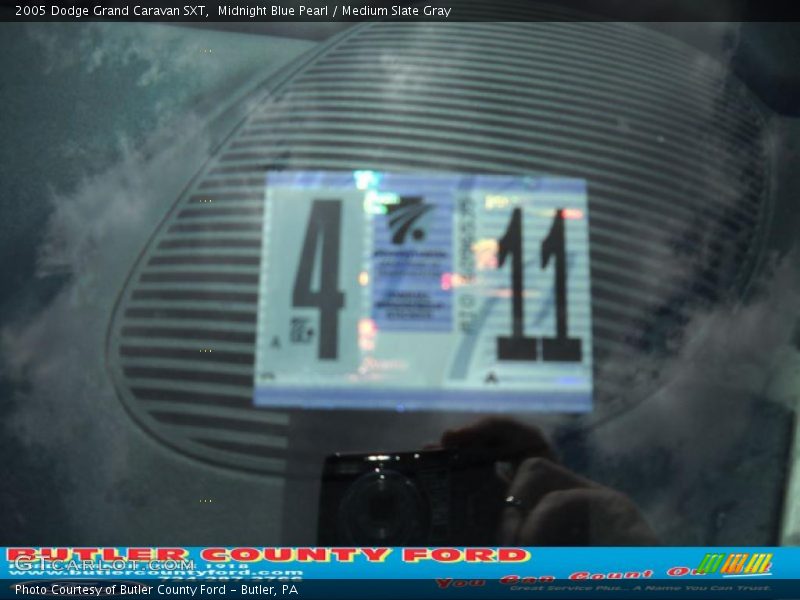 Midnight Blue Pearl / Medium Slate Gray 2005 Dodge Grand Caravan SXT