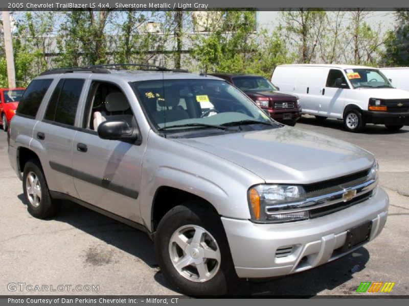 Silverstone Metallic / Light Gray 2005 Chevrolet TrailBlazer LS 4x4