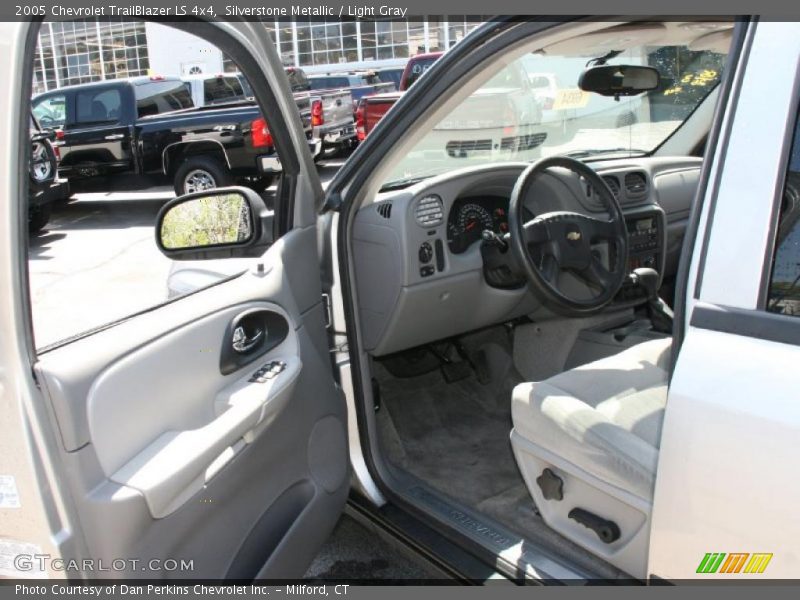 Silverstone Metallic / Light Gray 2005 Chevrolet TrailBlazer LS 4x4