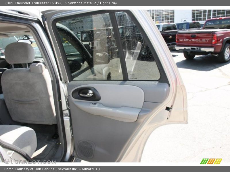 Silverstone Metallic / Light Gray 2005 Chevrolet TrailBlazer LS 4x4