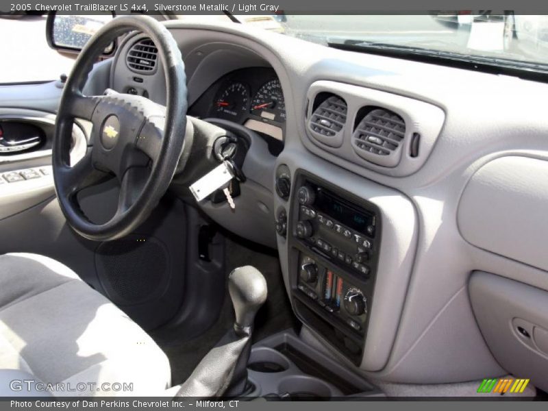 Silverstone Metallic / Light Gray 2005 Chevrolet TrailBlazer LS 4x4