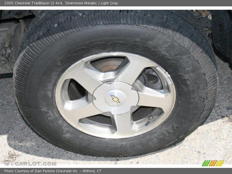 Silverstone Metallic / Light Gray 2005 Chevrolet TrailBlazer LS 4x4