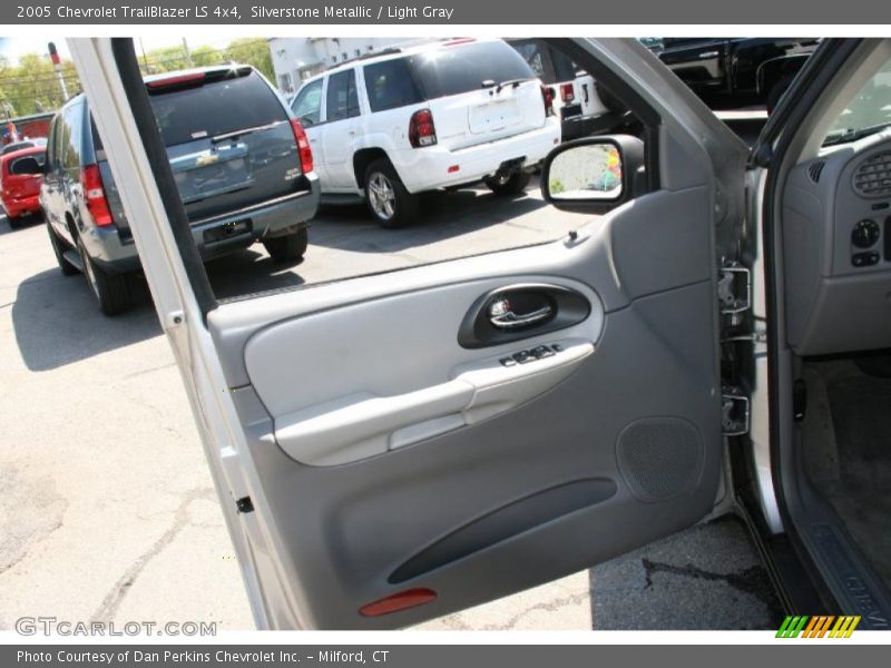 Silverstone Metallic / Light Gray 2005 Chevrolet TrailBlazer LS 4x4