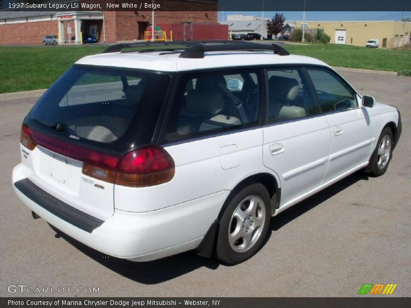 New White / Beige 1997 Subaru Legacy LSi Wagon