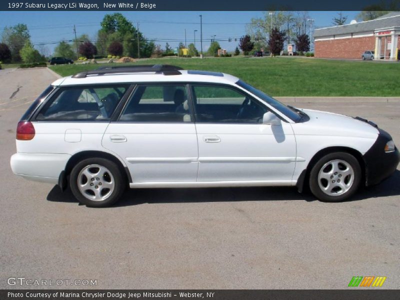 New White / Beige 1997 Subaru Legacy LSi Wagon