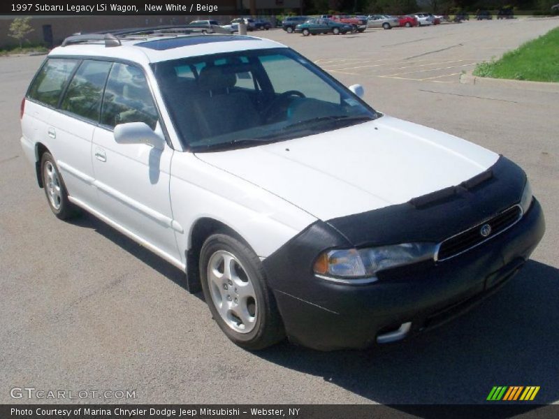 New White / Beige 1997 Subaru Legacy LSi Wagon