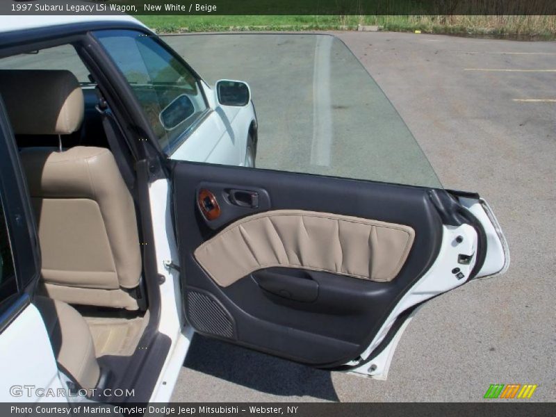 New White / Beige 1997 Subaru Legacy LSi Wagon