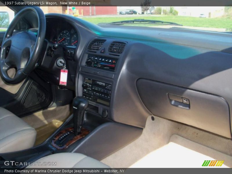 New White / Beige 1997 Subaru Legacy LSi Wagon