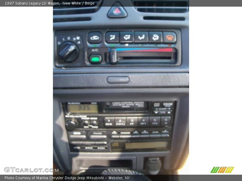 New White / Beige 1997 Subaru Legacy LSi Wagon