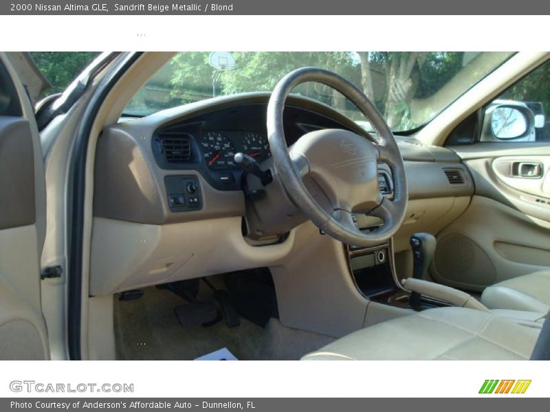 Sandrift Beige Metallic / Blond 2000 Nissan Altima GLE