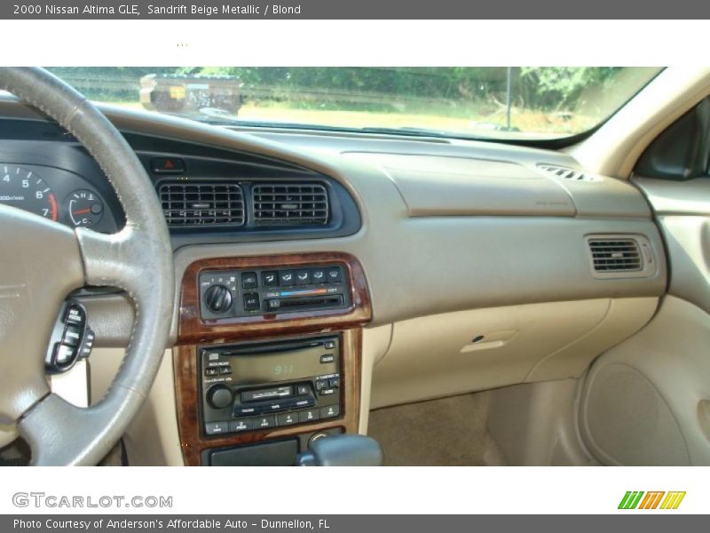 Sandrift Beige Metallic / Blond 2000 Nissan Altima GLE