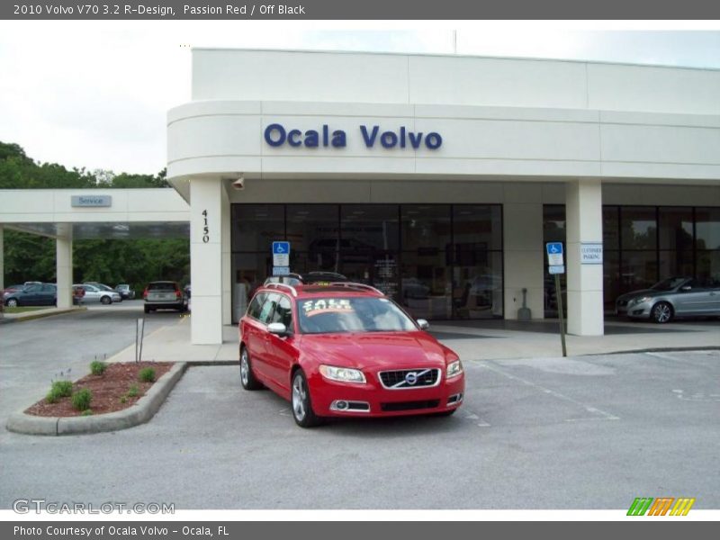 Passion Red / Off Black 2010 Volvo V70 3.2 R-Design
