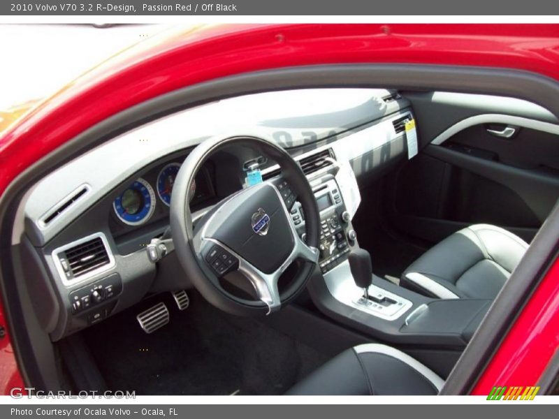 Passion Red / Off Black 2010 Volvo V70 3.2 R-Design