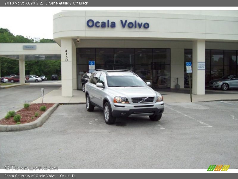 Silver Metallic / Off Black 2010 Volvo XC90 3.2