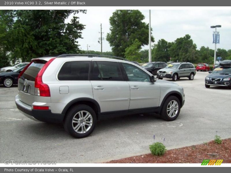 Silver Metallic / Off Black 2010 Volvo XC90 3.2