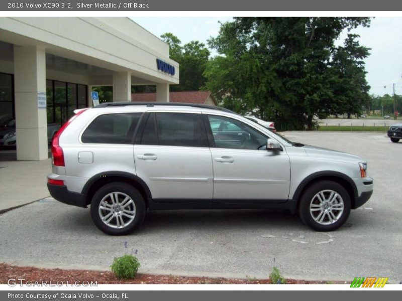 Silver Metallic / Off Black 2010 Volvo XC90 3.2