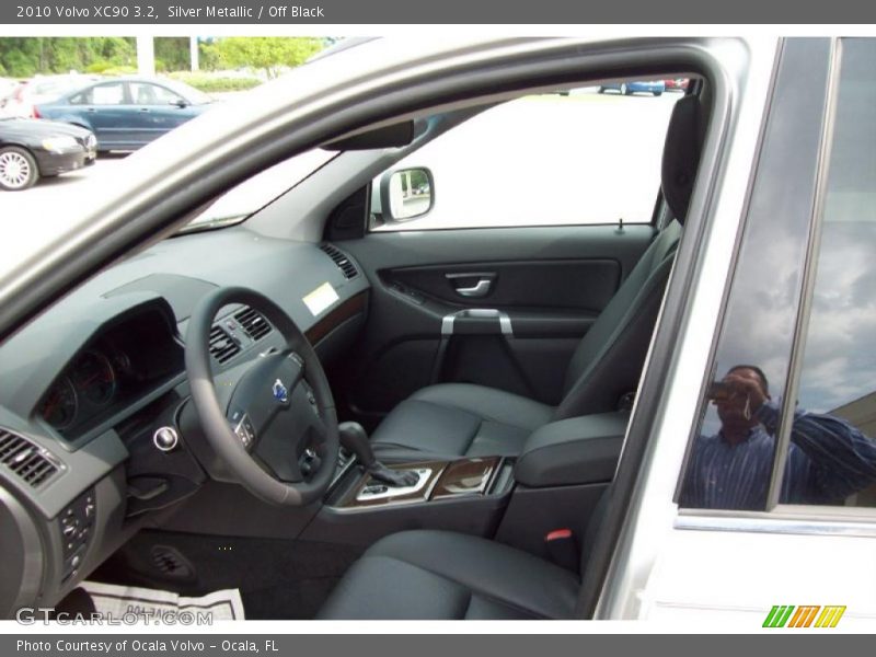 Silver Metallic / Off Black 2010 Volvo XC90 3.2