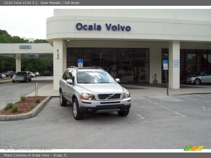 Silver Metallic / Soft Beige 2010 Volvo XC90 3.2