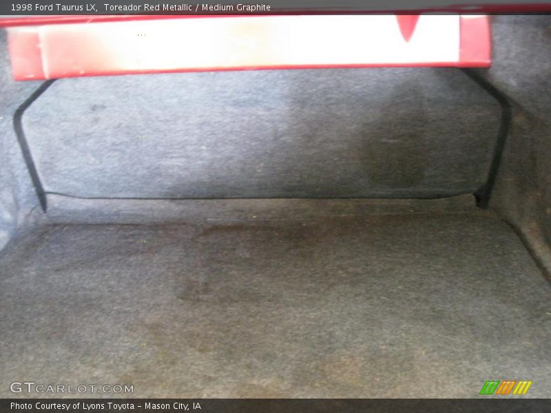 Toreador Red Metallic / Medium Graphite 1998 Ford Taurus LX