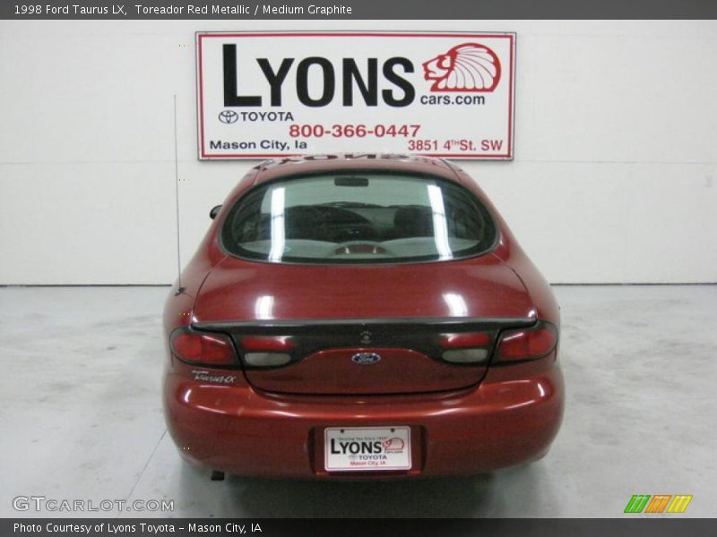 Toreador Red Metallic / Medium Graphite 1998 Ford Taurus LX