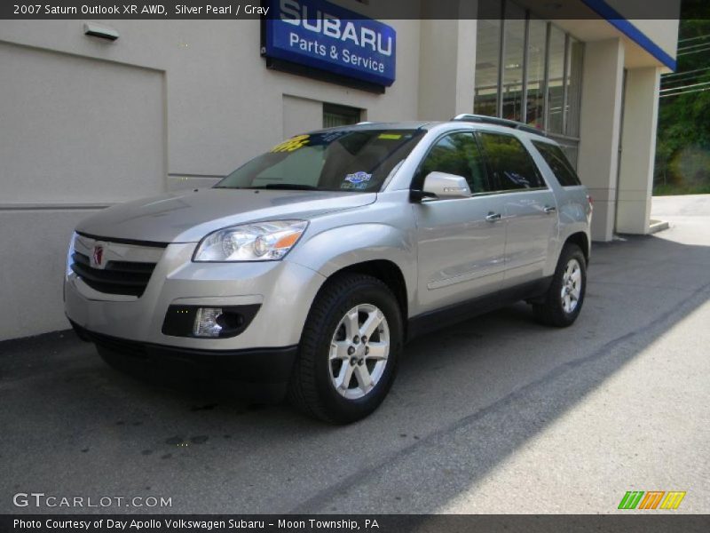 Silver Pearl / Gray 2007 Saturn Outlook XR AWD
