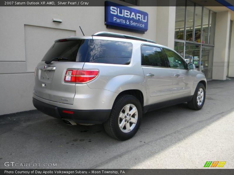 Silver Pearl / Gray 2007 Saturn Outlook XR AWD