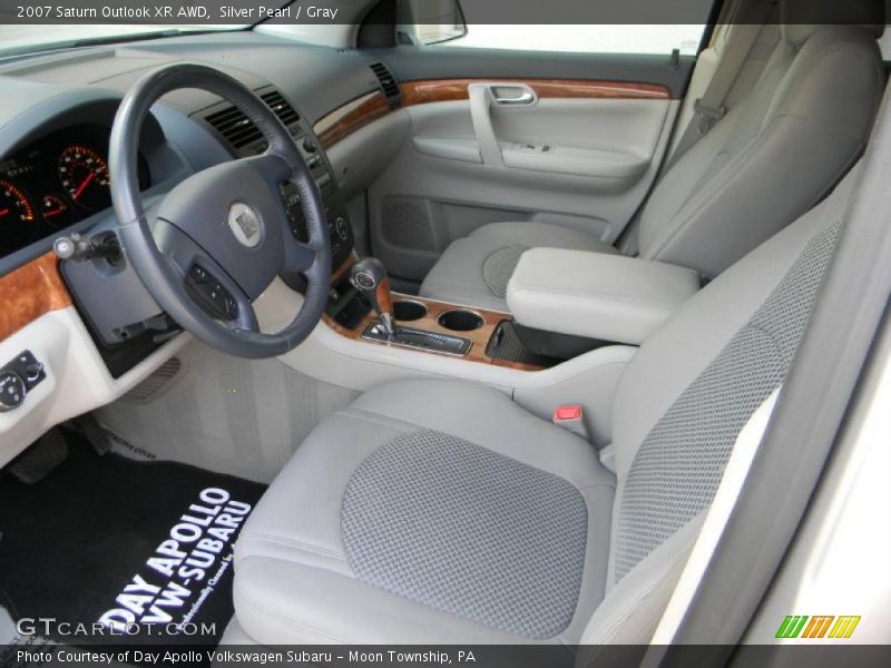 Silver Pearl / Gray 2007 Saturn Outlook XR AWD