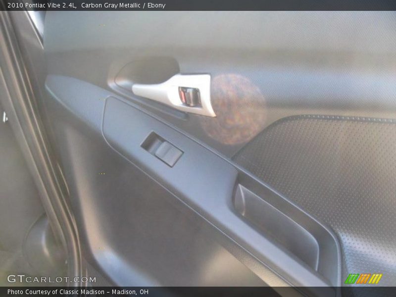 Carbon Gray Metallic / Ebony 2010 Pontiac Vibe 2.4L